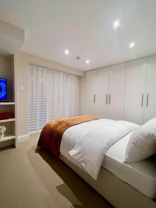 New Flat In Holland Park Apartamento Londres Exterior foto