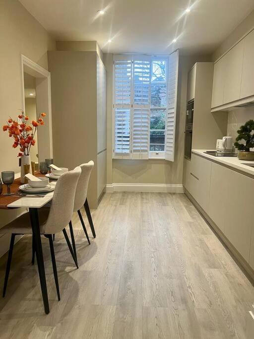 New Flat In Holland Park Apartamento Londres Exterior foto